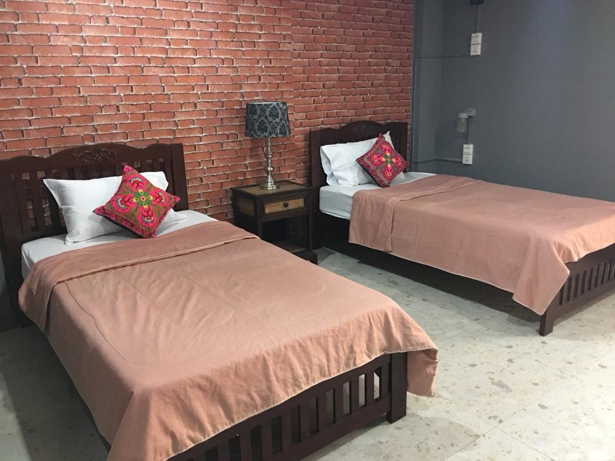 Hotel Baanlansa Bed&Bar Chiang Mai Exterior foto